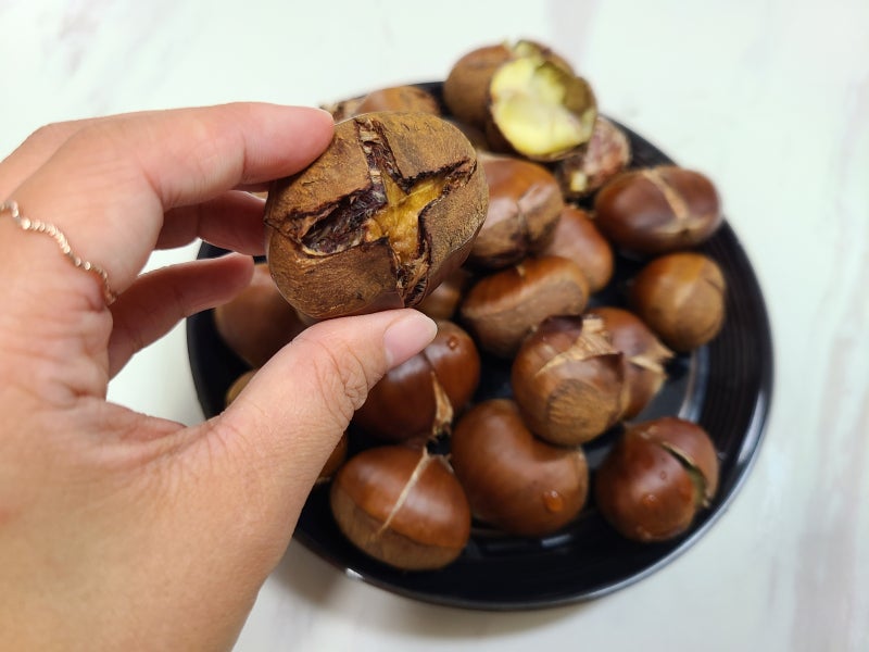 전자레인지 밤찌기 밤삶기 밤껍질 쉽게 까는법 정말 간단해요