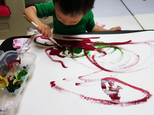 3살 아기의 미술활동 기록 - 물감놀이, 풀칠하기