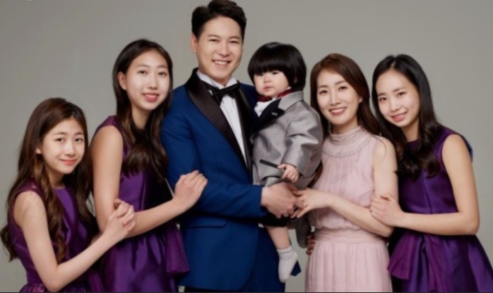 박찬민 아나운서 아내 4남매 박민하 늦둥이 한 명 더 근황 스타다큐 마이웨이 박찬민 아나운서 아내 4남매 박민하 늦둥이 한 명 더 근황 스타다큐 마이웨이
