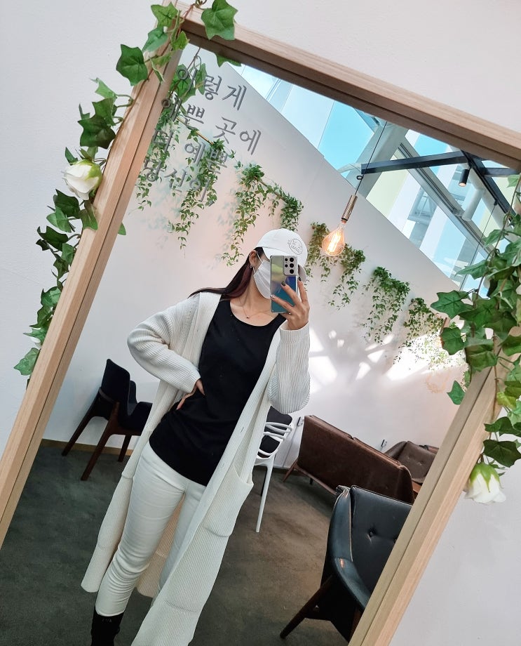 엠엔몬스터 볼캡 깔끔한 화이트 컬러의 유니크한 캐쥬얼모자 엠엔몬스터 볼캡 깔끔한 화이트 컬러의 유니크한 캐쥬얼모자