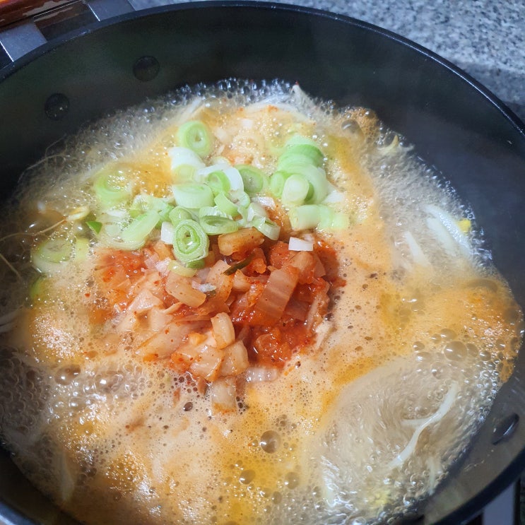 시원한 김치콩나물국 끓이는법(온국 냉국)