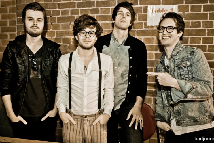  Panic at the disco - she had the world