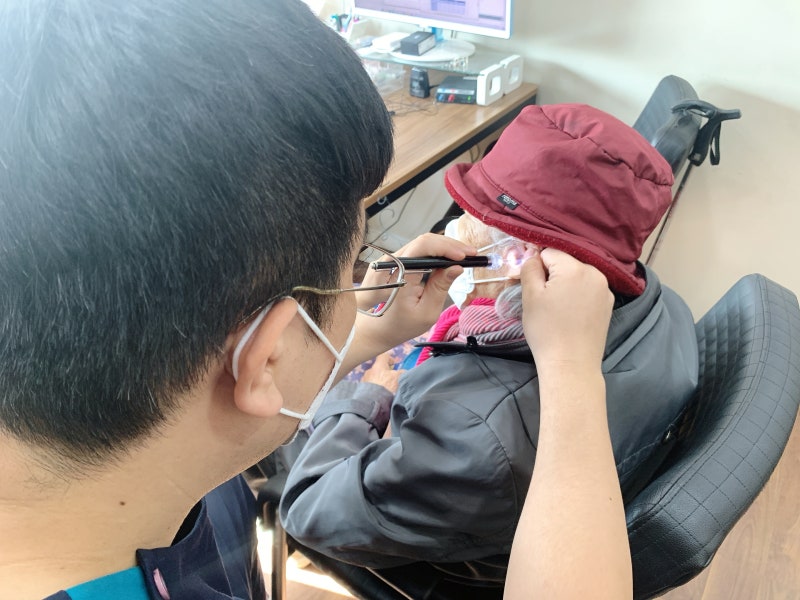 노인 보청기의 정확한 선택 기준과 사용법 노인 보청기의 정확한 선택 기준과 사용법