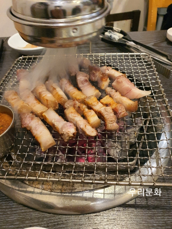 제주 흑돈가가 고대로 강남역에 입성! 강남고기맛집 동달식당 제주 흑돈가가 고대로 강남역에 입성! 강남고기맛집 동달식당