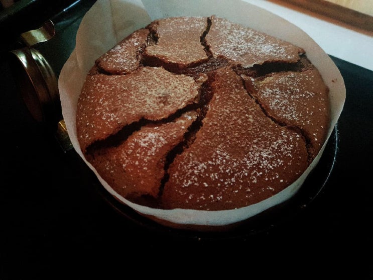 [겉바속촉] 초콜릿 크랙 케이크 레시피