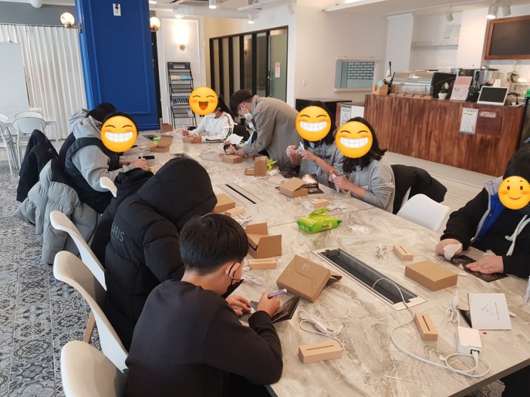  충주 예성초등학교 학생들과 함께하는 ‘아크릴 무드등 ＆ 레진아트 체험’