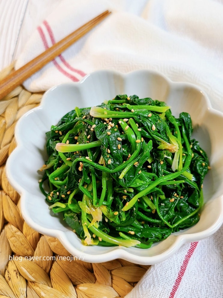 시금치무침 (섬초무침) 만드는법 아기시금치무침 겨울철 단골 밥반찬 시금치무침 (섬초무침) 만드는법 아기시금치무침 겨울철 단골 밥반찬
