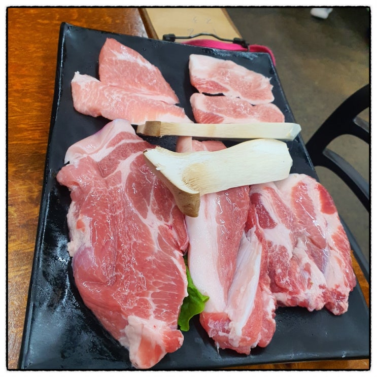  여자 혼자 차없이 가기 좋은 제주시 흑돼지 맛집 지지지흑돼지