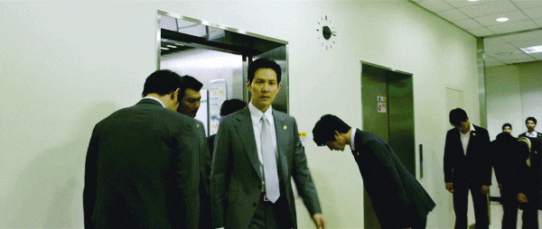 공무원에게 제일 중요한 승진,명예 나머진 필요없다