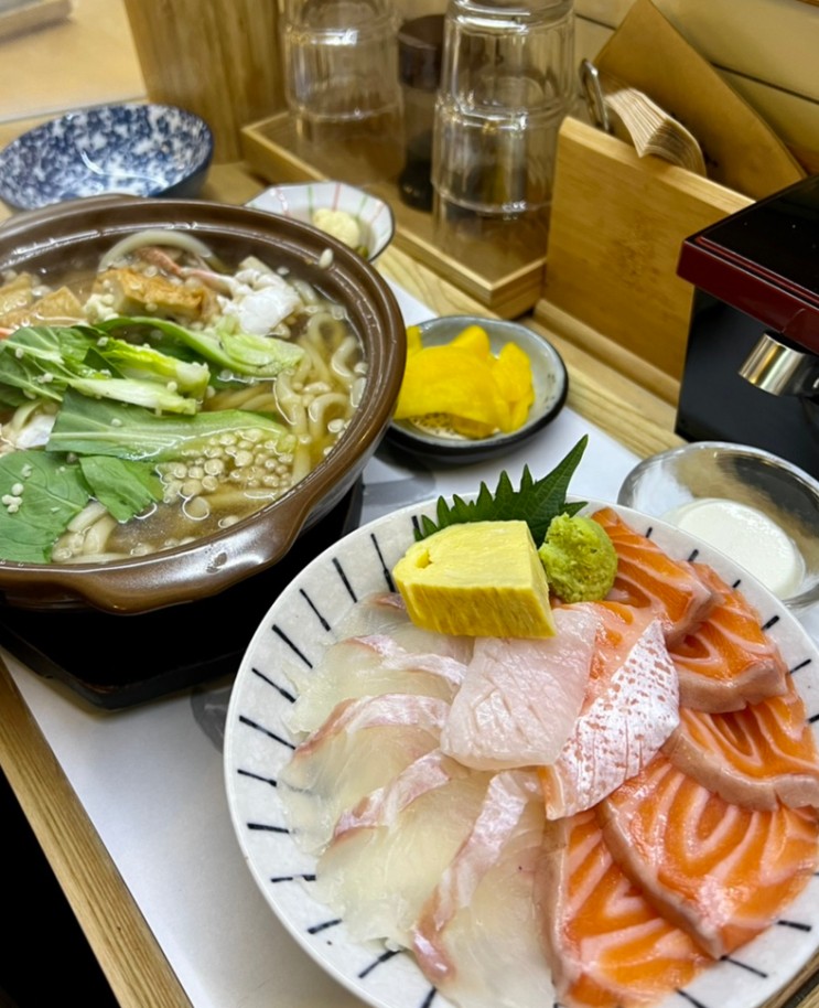 용리단길 : 한입 먹을때마다 행복한 일본식 숙성회덮밥 맛집 &lt;어반재&gt;