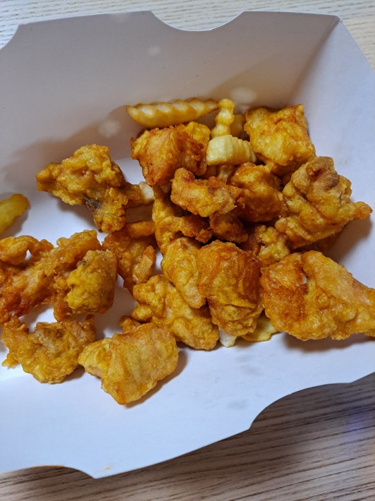  60계 치킨 ) 치킨이 생각날 때, 양념 반, 후라이드 반 시켜 먹었어요