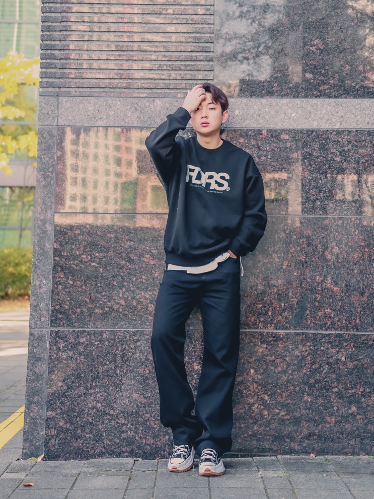  스타일링 핵간편! 캐주얼 옷 코디 남자레터링맨투맨 퍼더랜스
