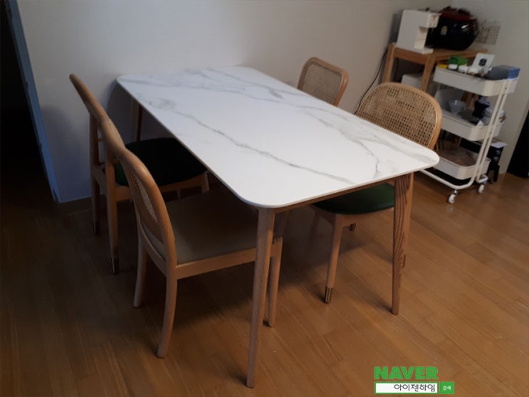 아이젠하임의 포세린원목식탁 배송후기 아이젠하임의 포세린원목식탁 배송후기