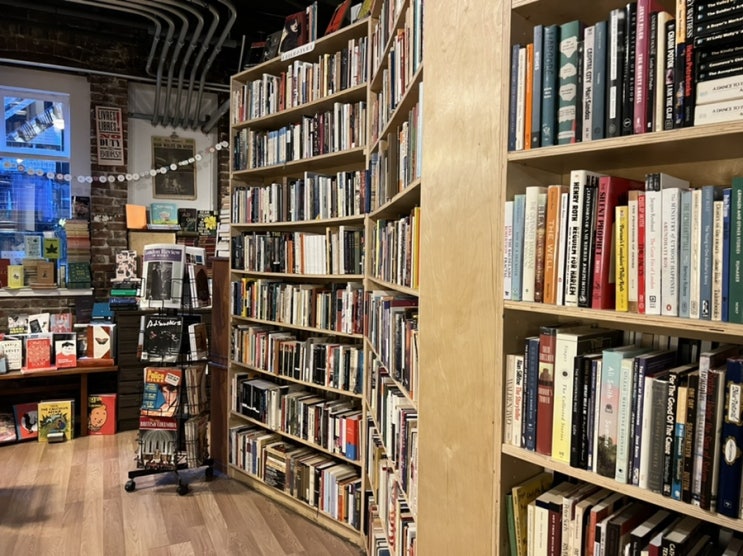  해리포터 지팡이가게 느낌, 밴쿠버 헌책방 MacLeod's Books/  북카페 같은 중고서점 The Paper Hound Bookshop