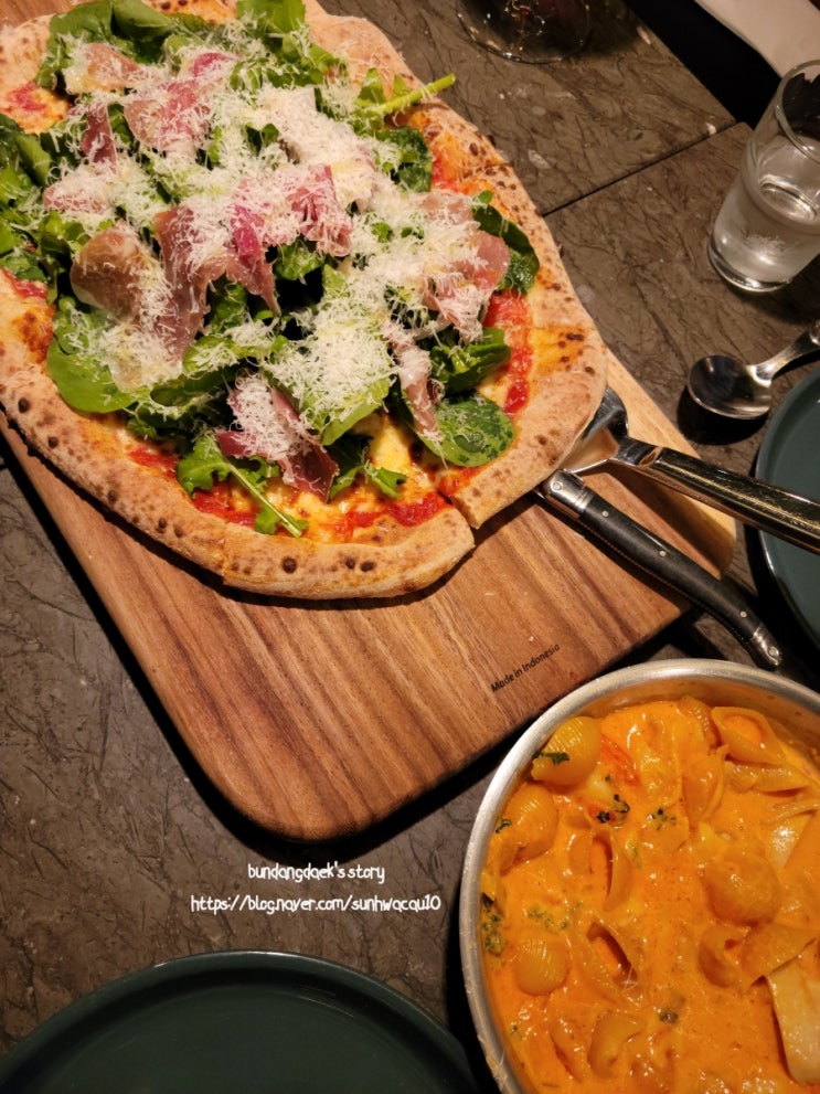  분당 정자동 엠코헤리츠 맛집 | 두산타워 앞 | 1964 피자앤그릴