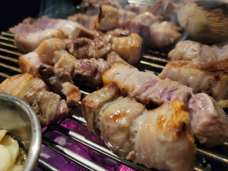  일품 ; 신림맛집, 1+ 한돈 숙성 삼겹살과 목살에 대파멜조림 꿀맛