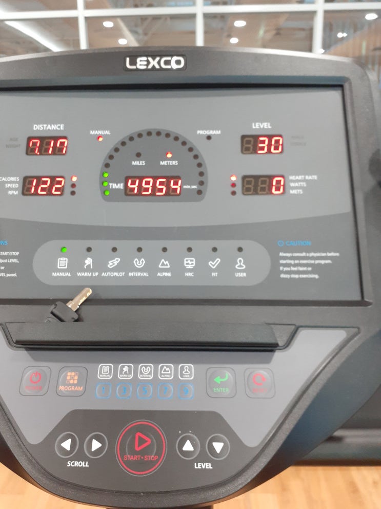  오늘도 헬스장 자전거60분