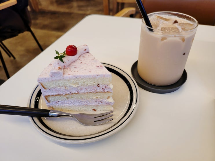  대전 대흥동 카페 모모제인 케이크 찐 맛집