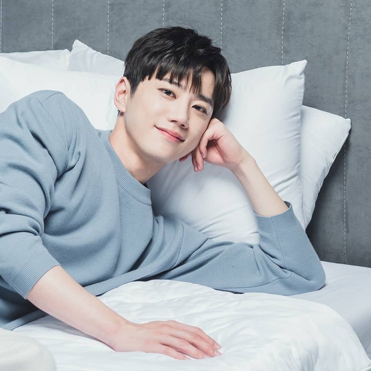  211118 루나(LUNA) Official Instagram 이준영