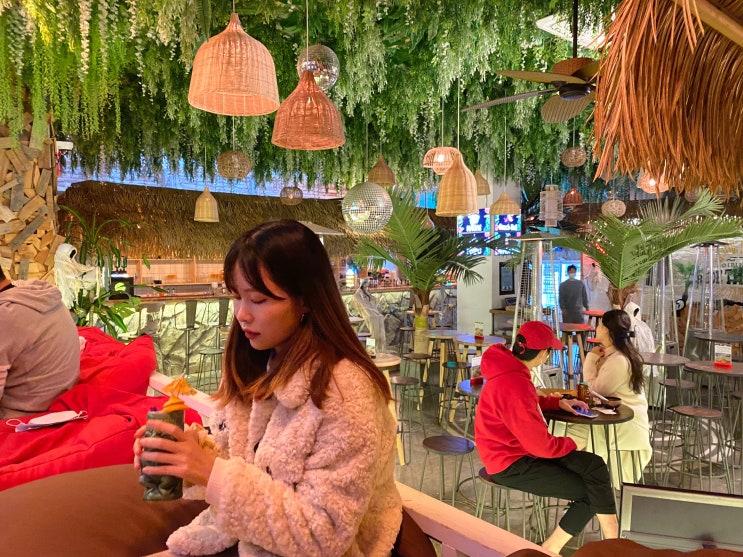  강릉 강문해변 펍 포이푸 경포세인트존스호텔점