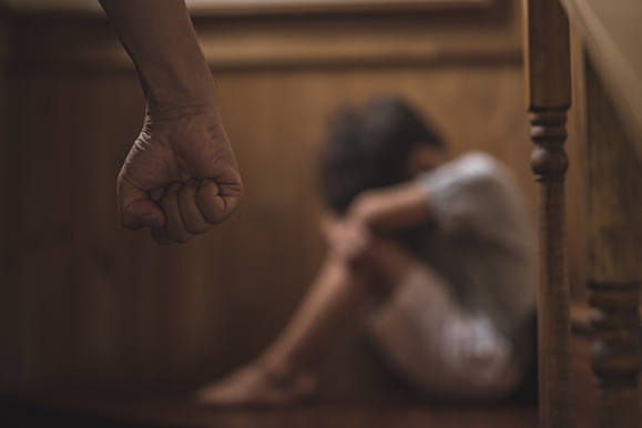 툭하면 암흑 속 감금·고함… 아동 정서학대 10배 급증