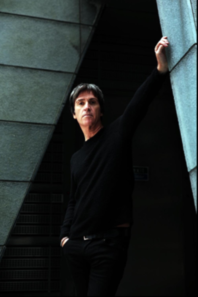  Johnny Marr, 새로운 EP 발표 새로운 싱글 'Tenement Time', 'Sensory Street' 영상 공개