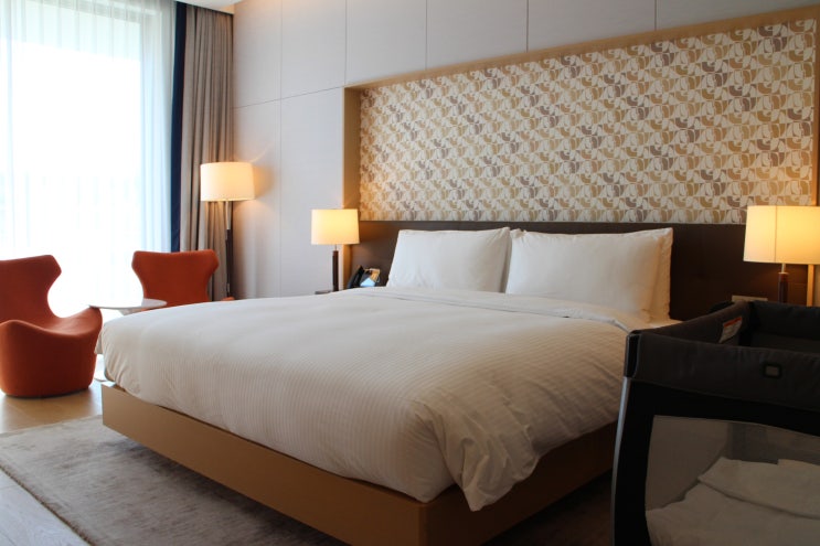 [제주신화월드 메리어트 리조트관 (Jeju Shinhwa World Marriot Resort)] 디럭스 킹 룸 (Deluxe King Room)