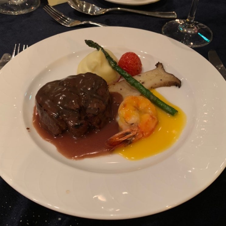  회사 저녁식사로 다녀온 노보텔앰배서더 강남 레스토랑에서 맛있게 냠냠