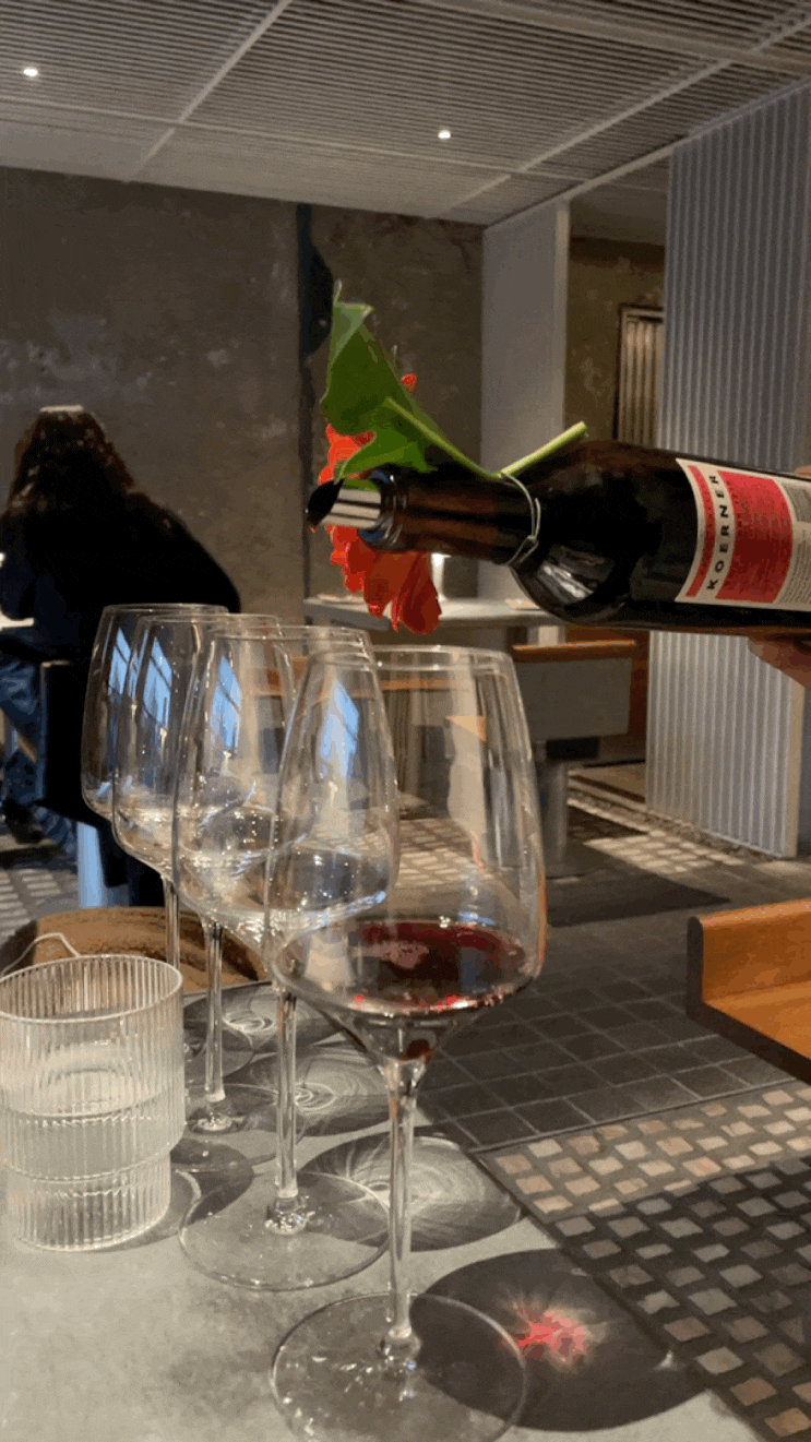 [이태원 와인바] 내추럴하이 | 연말 모임에 딱인 이태원 녹사평역 와인바 / 와인 종류만 거의 100가지 되는 와인바에서 추천 받은 와인 / 브런치, 디너 메뉴, 와인 필수