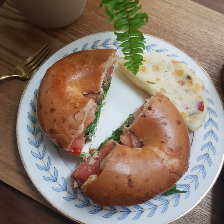  마켓컬리 훈제연어베이글, 꼬마김밥키트, 차돌된장밥