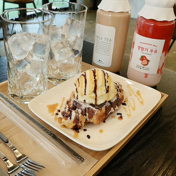 [인천/청라] 원리워즈커피 :: 수제 밀크티와 딸기라떼가 맛있는 청라 카페
