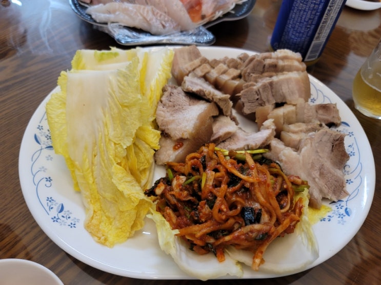  강아지에게 보쌈, 수육, 족발(뼈) 치명적일 수 있어요.