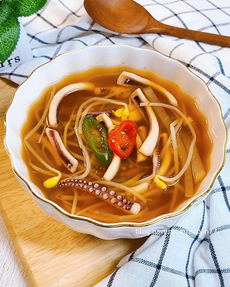 오징어콩나물국 끓이는법 진짜 시원한 국요리 오징어 콩나물무국 오늘 아침국 오징어콩나물국 끓이는법 진짜 시원한 국요리 오징어 콩나물무국 오늘 아침국