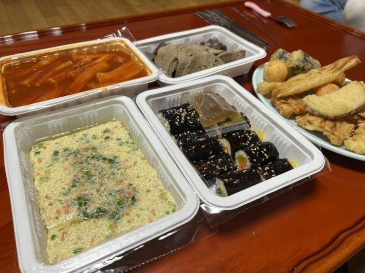 신당동은 역시 떡볶이의 고향이었을까요? 신당동 떡볶이 맛집 ‘찐핵볶이’ 리뷰