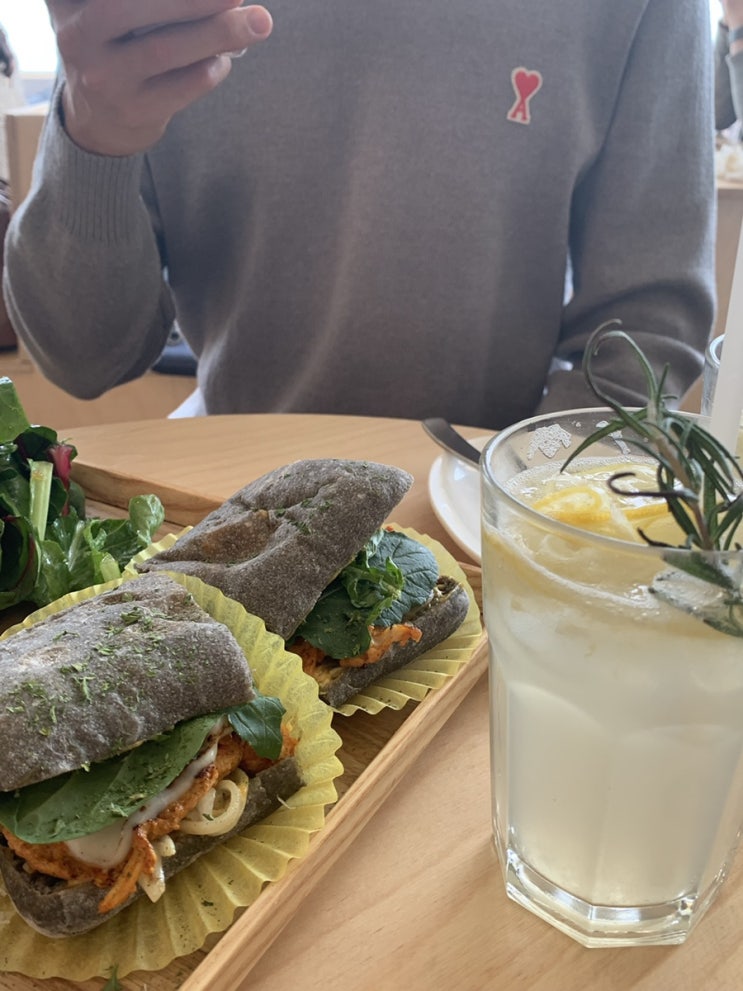 송리단길 맛집 | 몇 년째 단골인 최애 샌드위치 ‘뉴질랜드스토리’