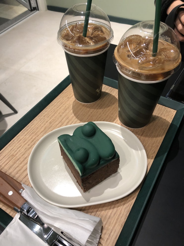  [잠실 석촌호수 카페] 롯데몰 쇼핑하고, 석촌호수 가기전 맛있는 라떼한잔 카페 "프레쉐어"