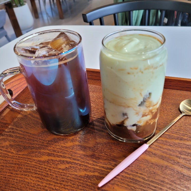  동춘동 신상카페 영카페 뷰맛집 베이커리카페
