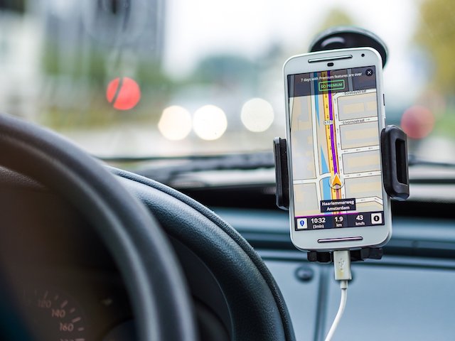 英, 운전 중 핸드폰 사용에 대한 규제 강화한다
