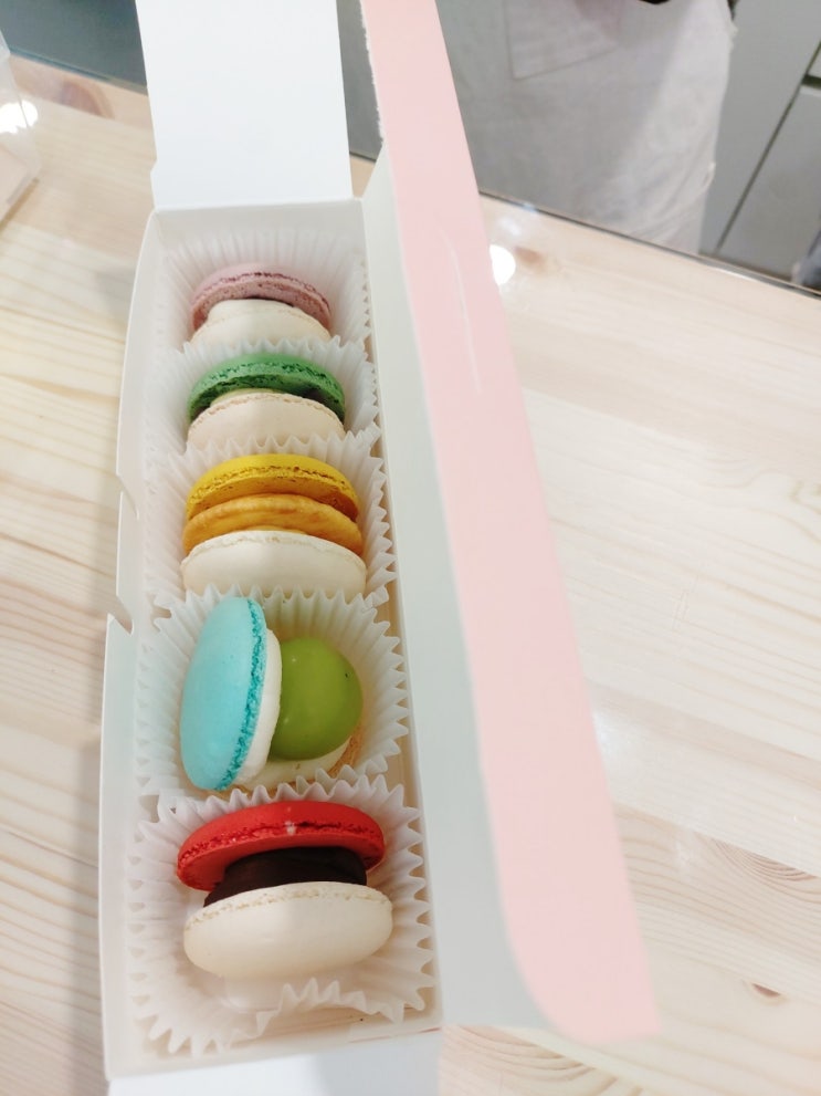  광안리맛집 귀엽고 맛있는 마카롱 과 케이크 소미디저트