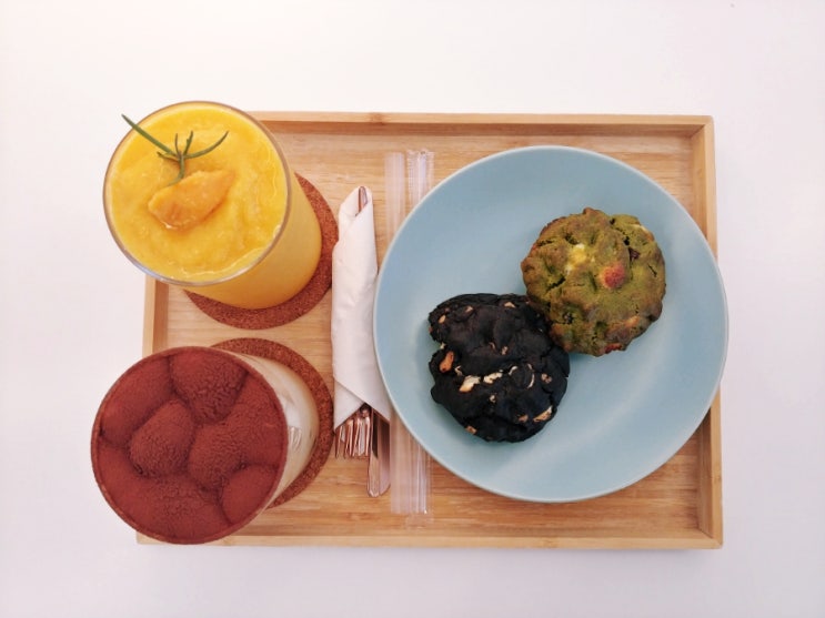  서교동 카페 추천 합정역 디저트카페 oui cafe