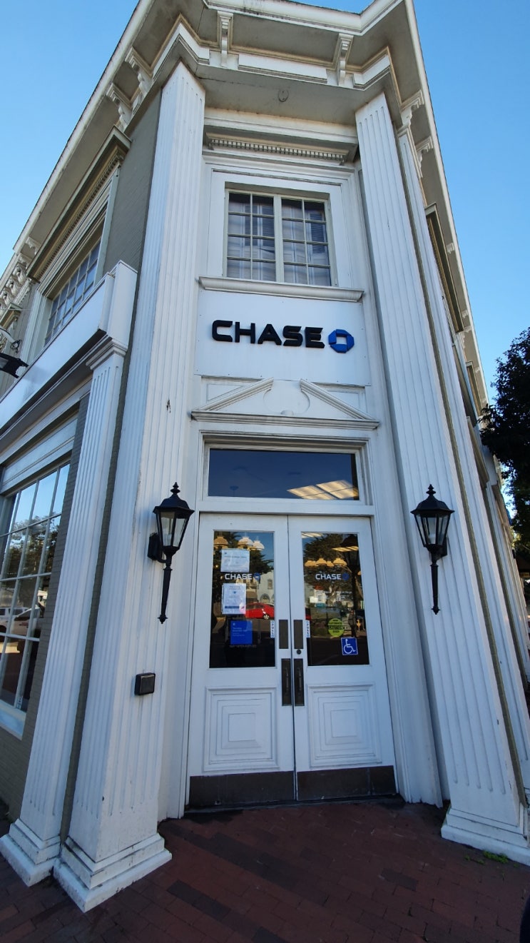 Chase Bank 은행 계좌 개설,  The Bookworks 커피( 퍼시픽 그로브, 캘리포니아)