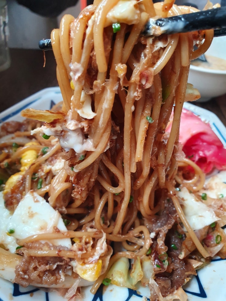  이 집 맛집임..... 연남동 맛집 '심야식당 하스' (야끼소바, 후토마키 맛집, 내돈내먹)
