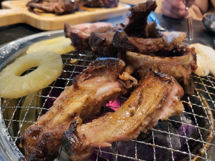  숑스바베큐 신림 ; 신림역 맛집, 도심에서 즐기는 등갈비바베큐