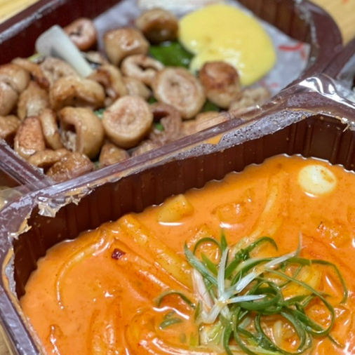  삼첩분식 로제떡볶이 종합세트 대구막창 추가요~
