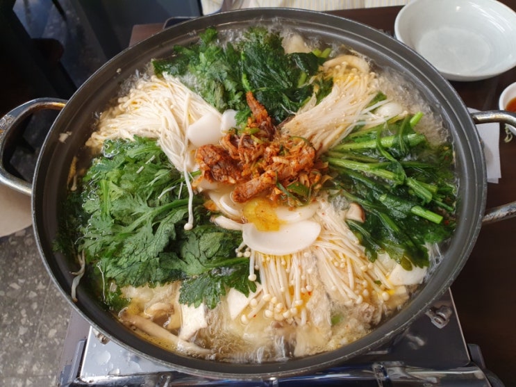  담백한 이북식 만두 수요미식회 만두전골 대가 大家 ｜강남역 신논현역 맛집