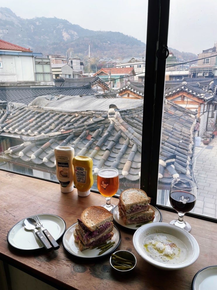 [서촌 맛집] 고트델리 한옥을 보며 먹는 샌드위치 :: 대기는 필수