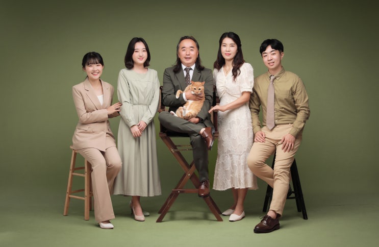  센스있는 가족사진 조화로운 시밀러룩! 조아패밀리김해점