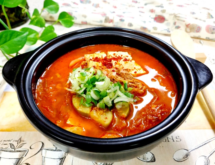  캔 참치요리~참치김치찌개 맛있게 끓이는 법