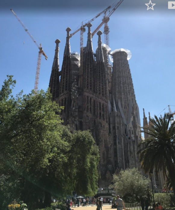  사그라다 파밀라아 in Spain