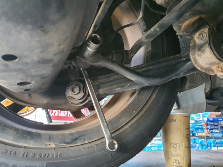벤츠 C클레스 (C32AMG) 후륜 활대 링크, 부싱 교체 벤츠 C클레스 (C32AMG) 후륜 활대 링크, 부싱 교체